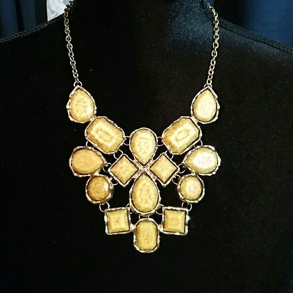 Necklace and earrings set